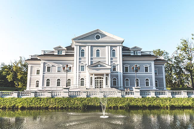 nick romanov hw4auq81ic unsplash.jpg